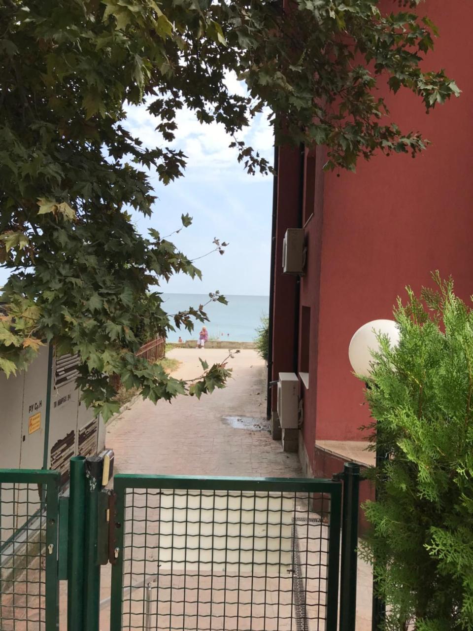 Cozy Apartment By The Sea Ravda Esterno foto